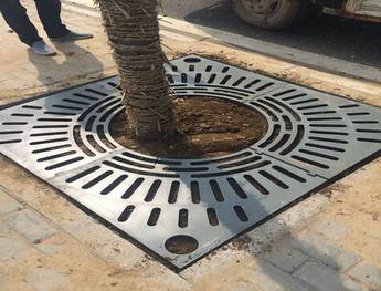 樹脂護(hù)樹板與傳統(tǒng)護(hù)樹板的差別